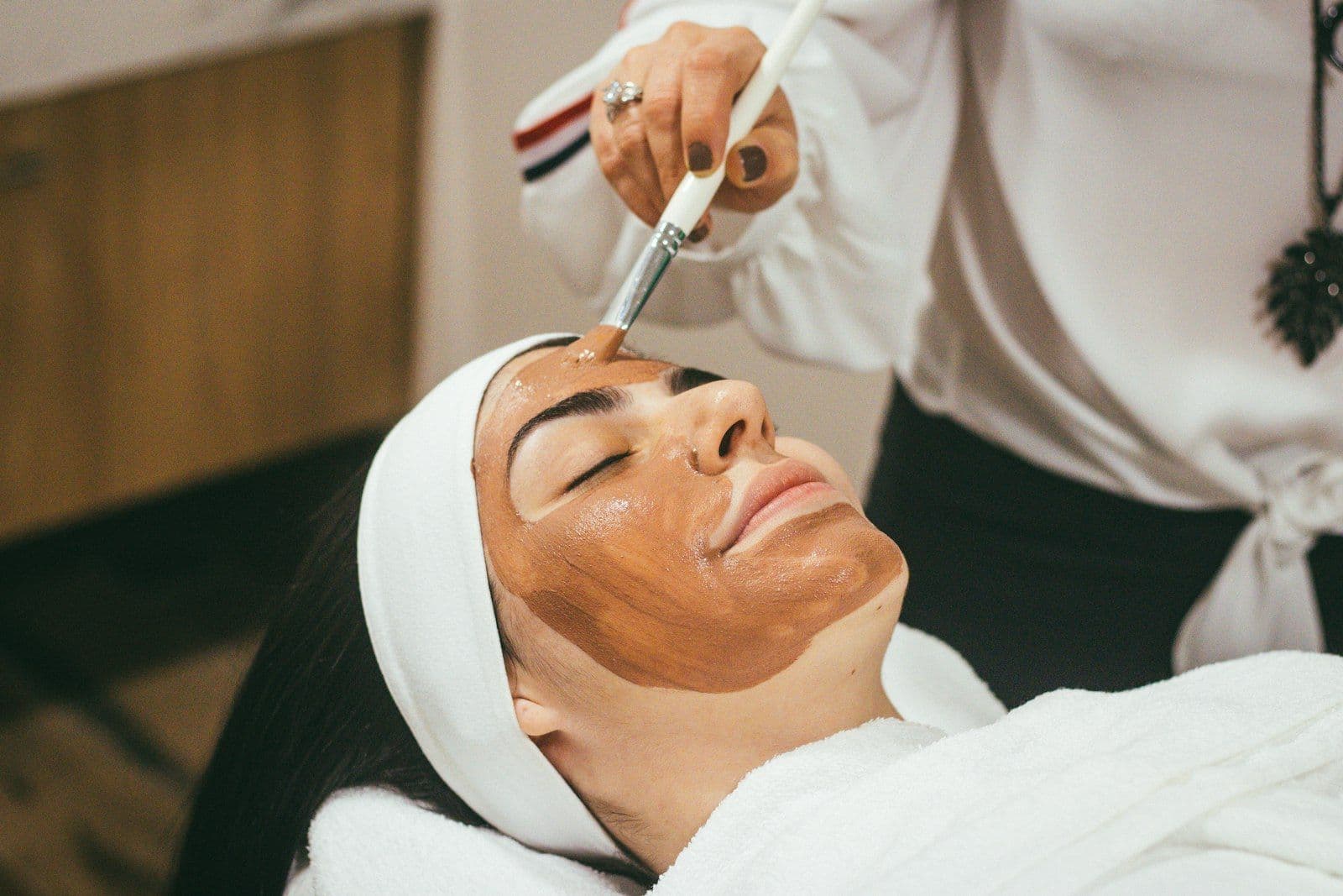 A hot towel facial finish